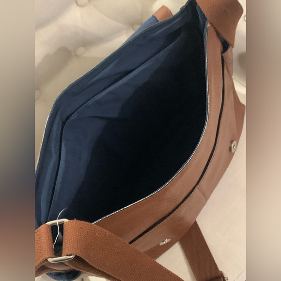 Cole Haan Barrington Messenger bag - Picture 11 of 14